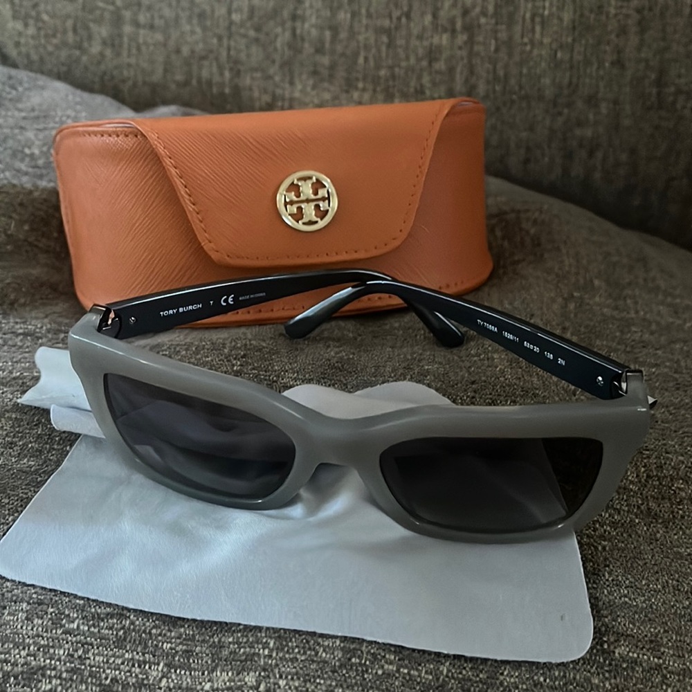 Tory Burch Sunglass